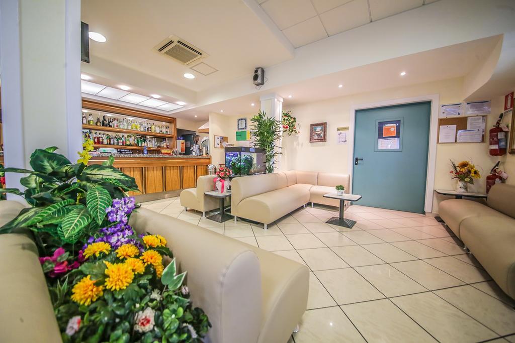 Hotel Santa Martina Вила Марина Екстериор снимка