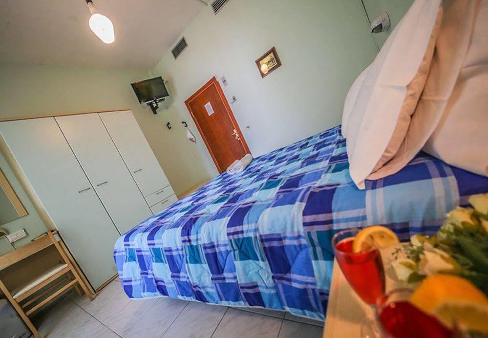Hotel Santa Martina Вила Марина Екстериор снимка